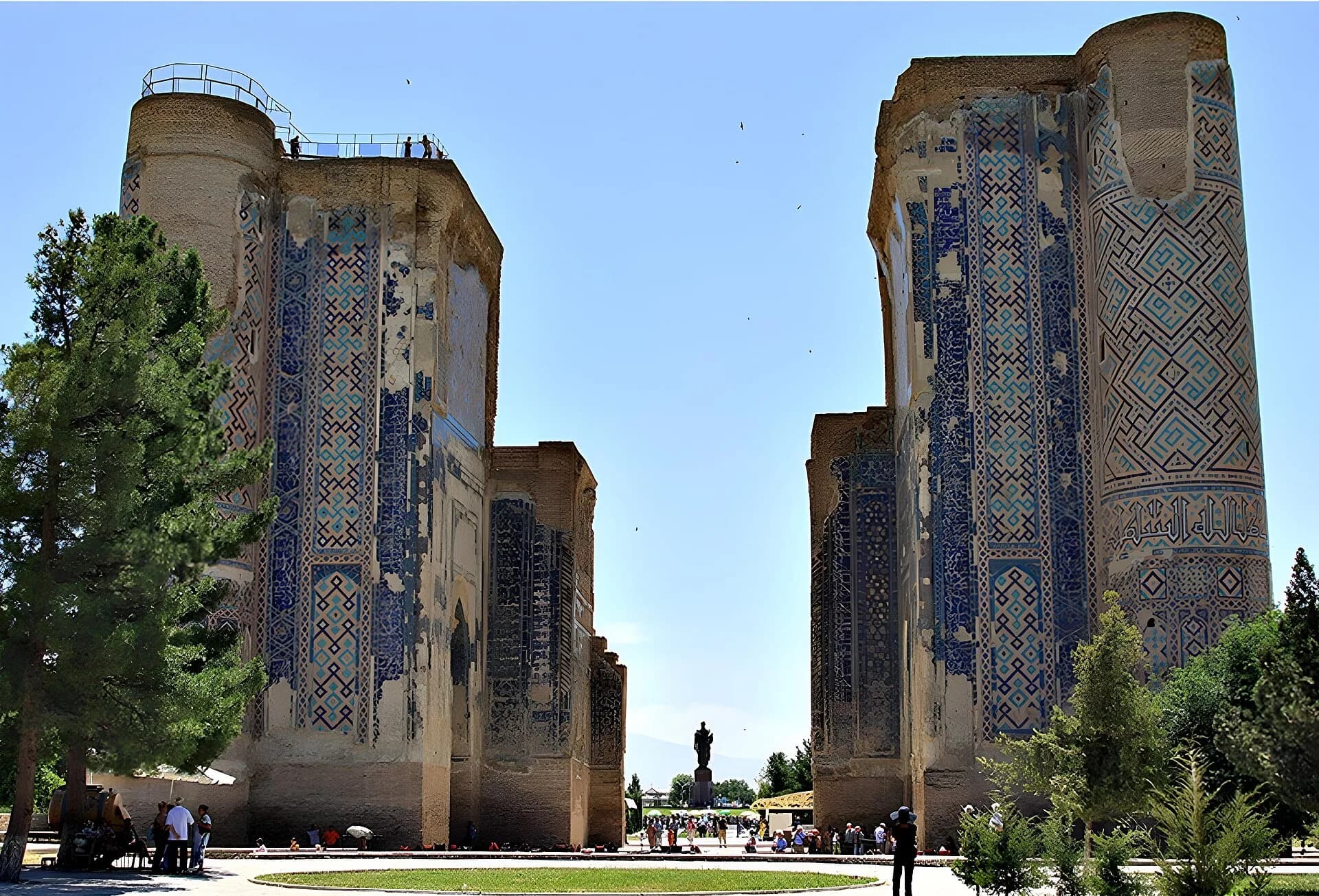 The ruins of the Ak-Saray palace, Shakhrisabz