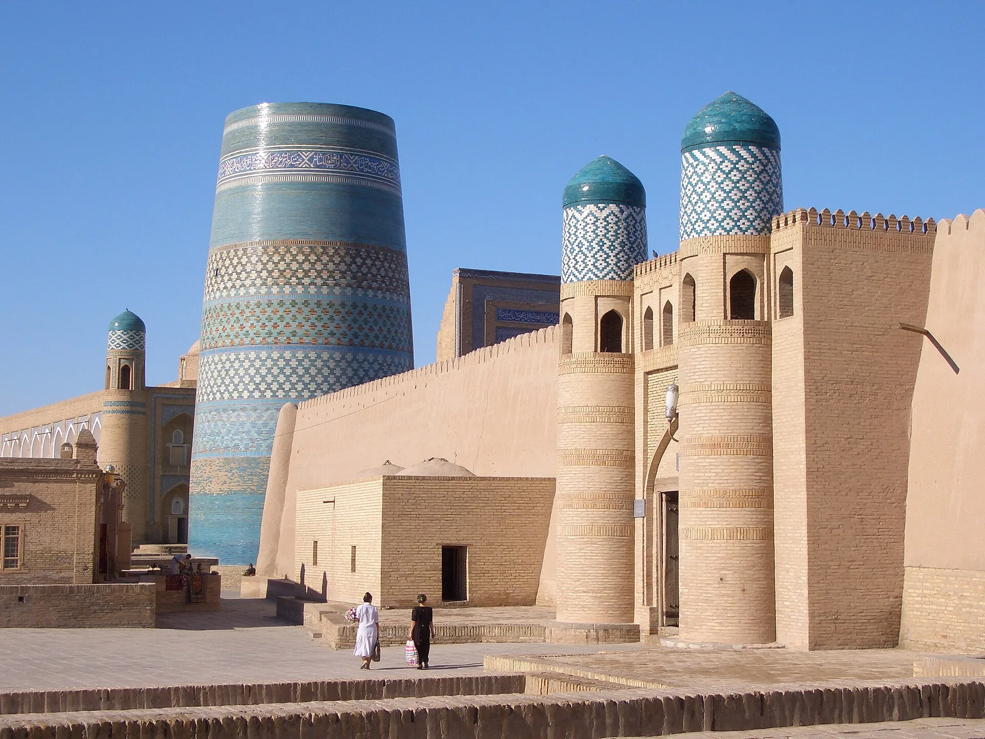 Kalta Minor minaret